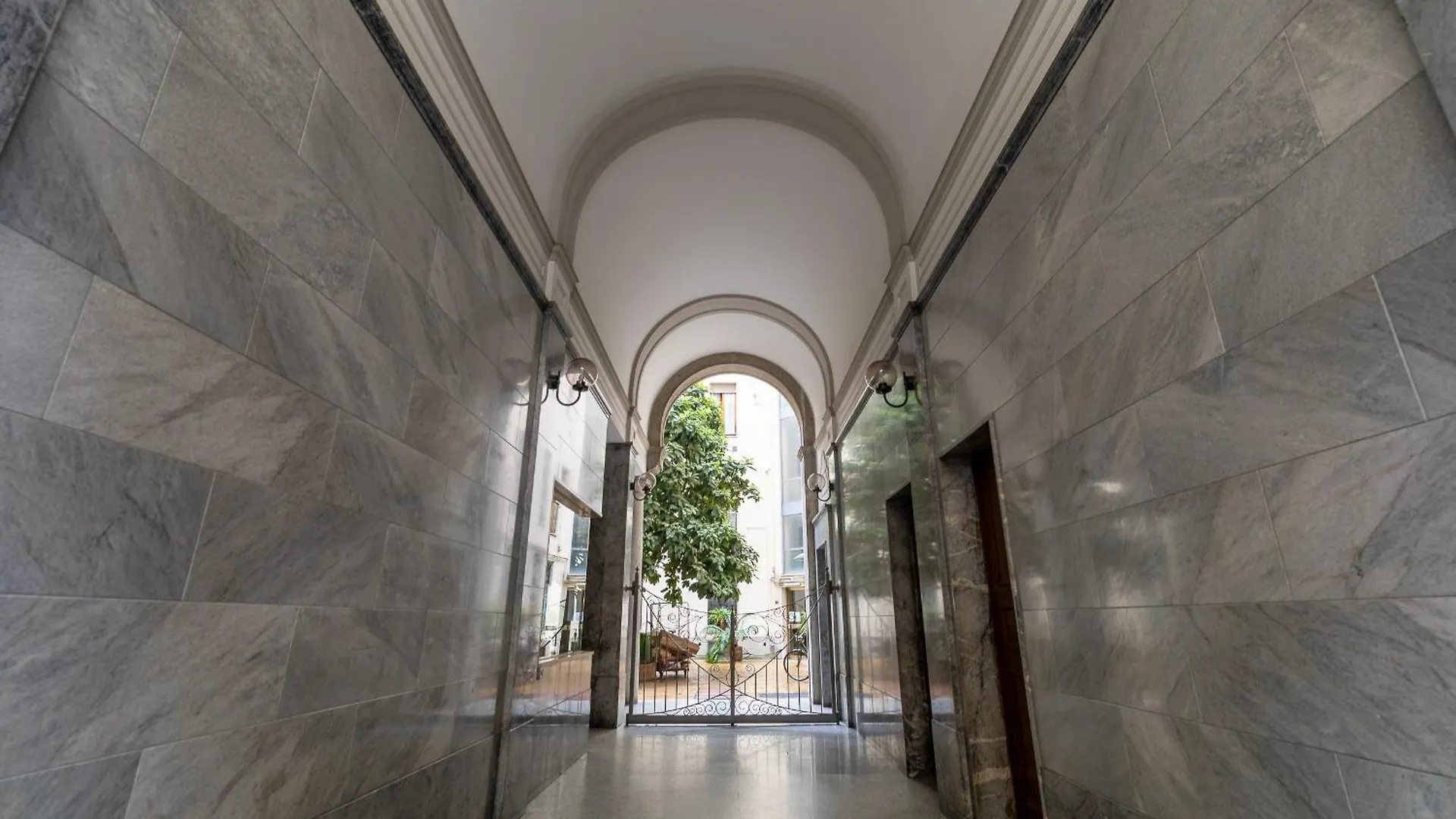 Eutropia - Ampio Appartamento In Porta Venezia Milan Apartment