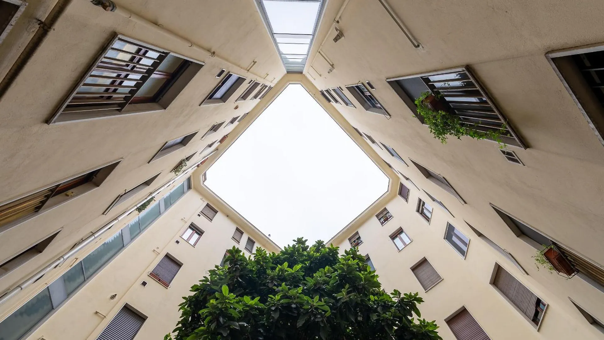 Apartment Eutropia - Ampio Appartamento In Porta Venezia Milan Italy