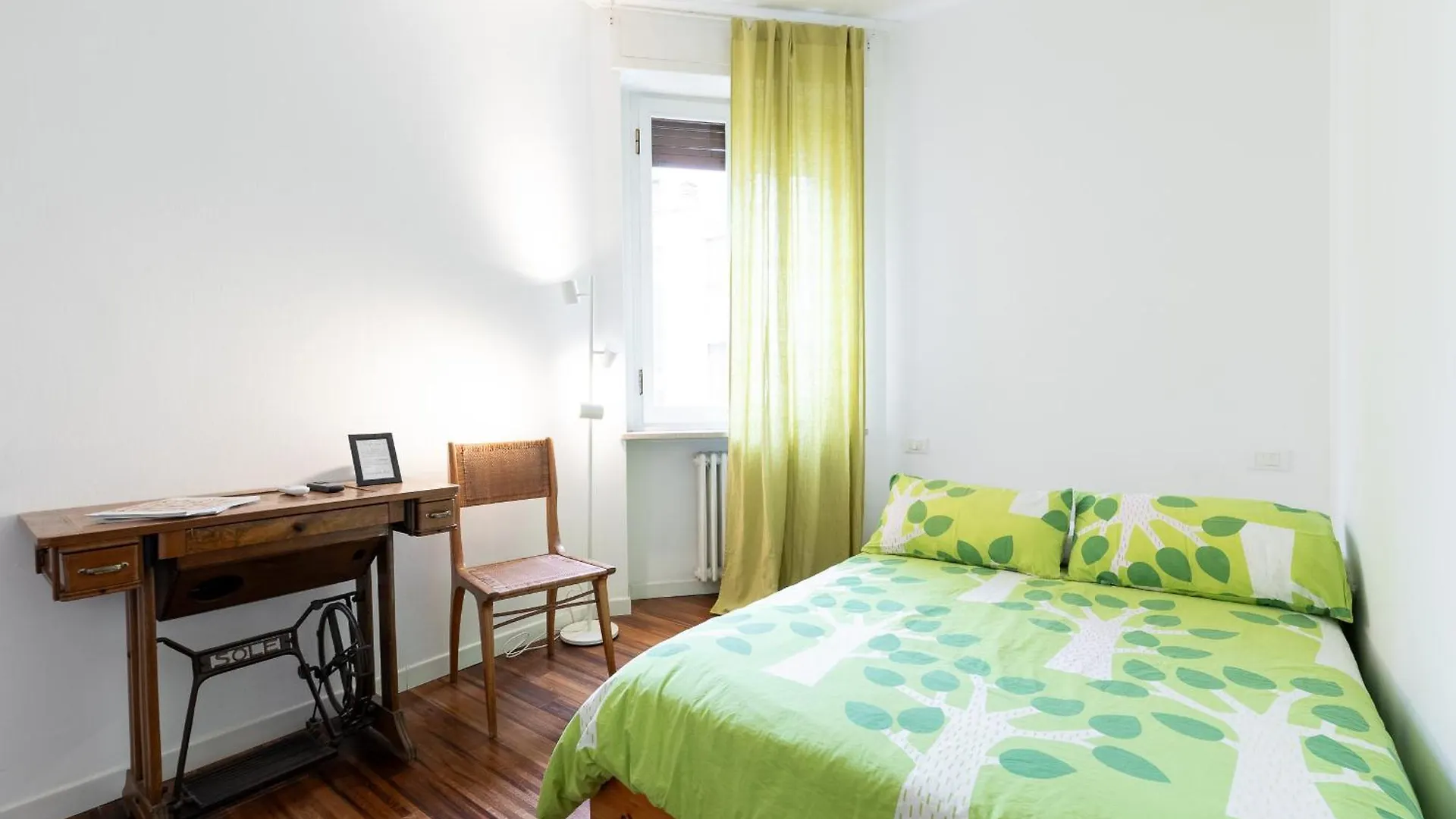 Apartment Eutropia - Ampio Appartamento In Porta Venezia Milan